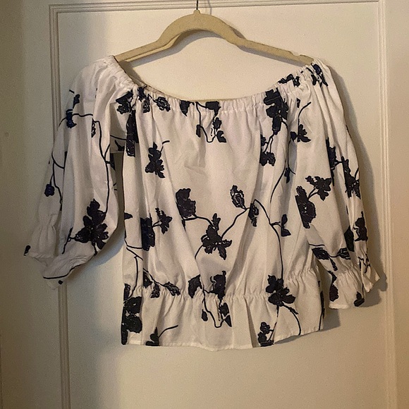 Off the shoulder floral blouse - Picture 1 of 2